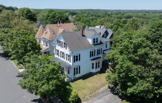 107 LINCOLN AVE