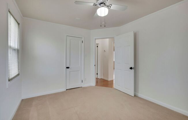 2 beds, 1 bath, $1,395