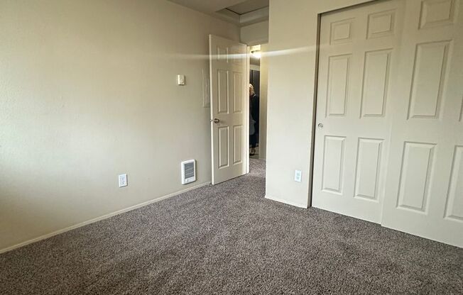 2 beds, 1 bath, 838 sqft, $1,595, Unit 8112-C