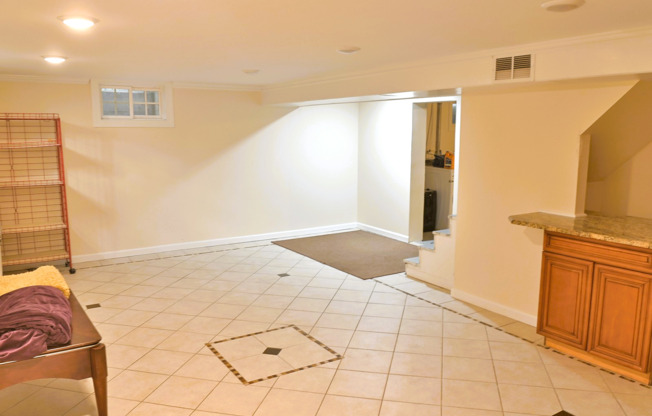 3 beds, 2 baths, $2,195