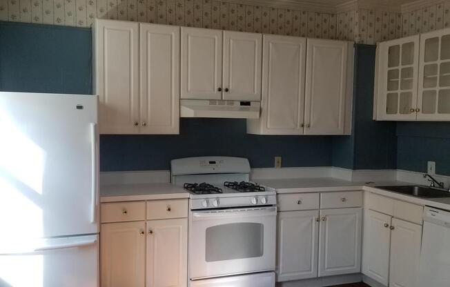 219 WOODLAWN TER