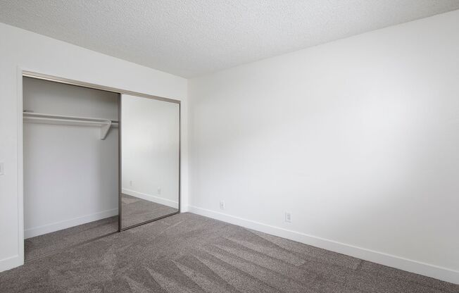 2 beds, 1 bath, 950 sqft, $2,375, Unit 84