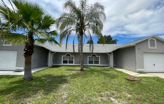 3/2 Renovated Duplex in Poinciana!