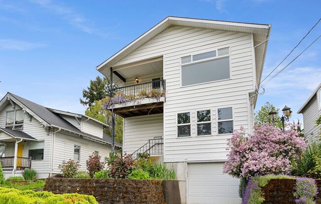 3 Bed/3 Bath Cathedral Park Charmer with Great Updates & Sauna!