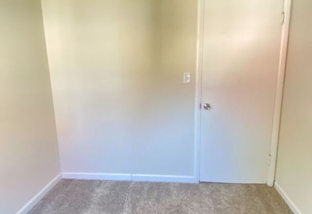 1 bed, 1 bath, $745, Unit 1/2