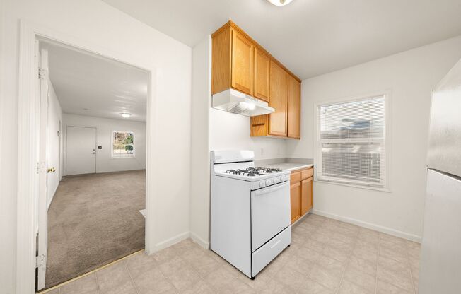 3 beds, 1 bath, 1,000 sqft, $1,750, Unit 3324 6th Ave