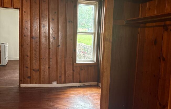 Available Now - 1st Floor 1 Bedroom with Parking-York City