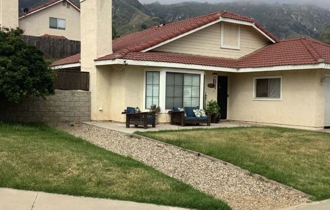 Charming 3 Bed/2 bath Home In Lovely Lake Elsinore!