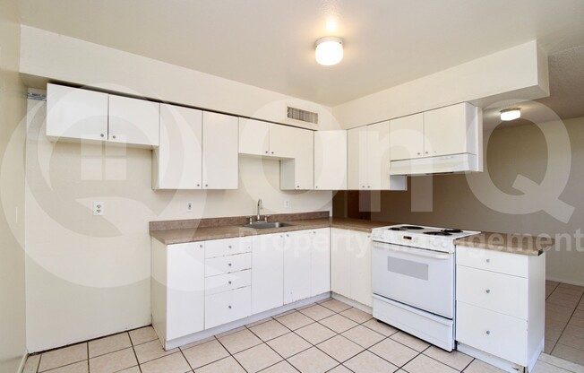 4050 E SAINT ANNE AVE