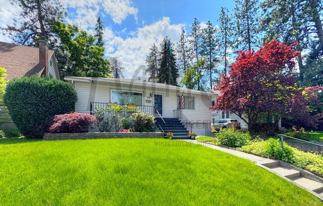 Tranquil Home Steps from Manito Park
