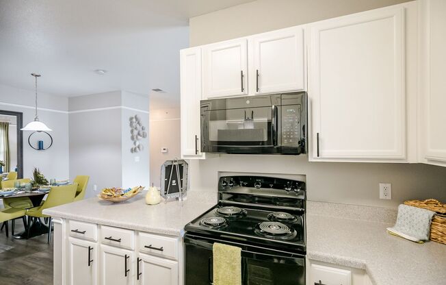 1 bed, 1 bath, 781 sqft, $1,104