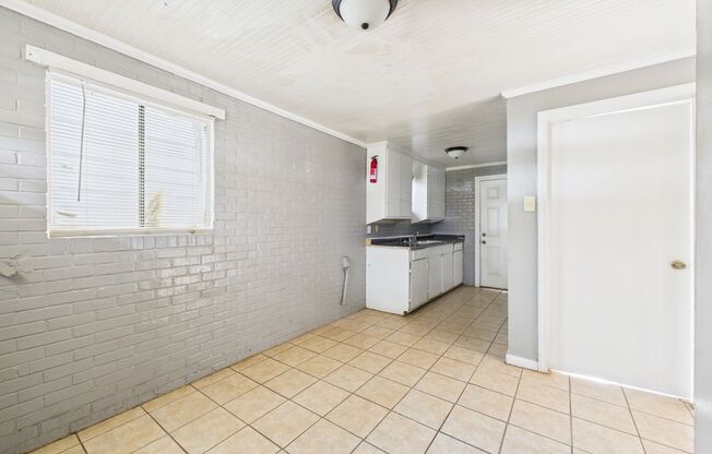 One Bedroom Apartment in Lafayette!