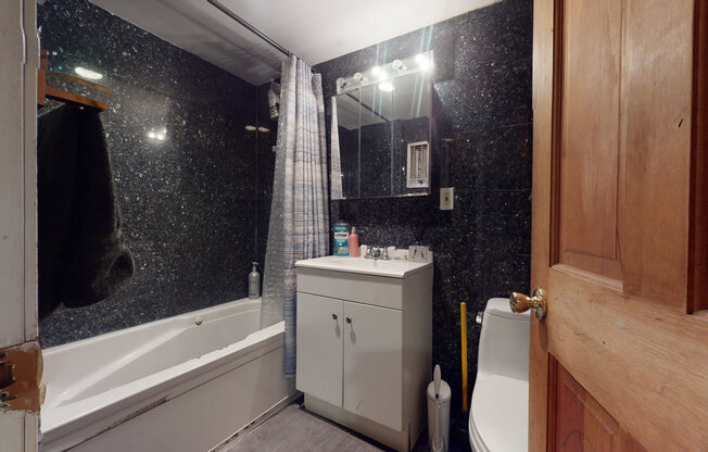 4 beds, 2 baths, $10,500, Unit 2FL
