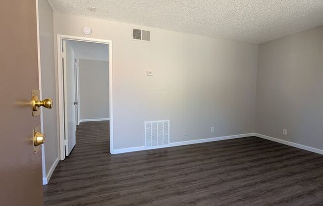 1 bed, 1 bath, 576 sqft, $1,250, Unit Unit 239