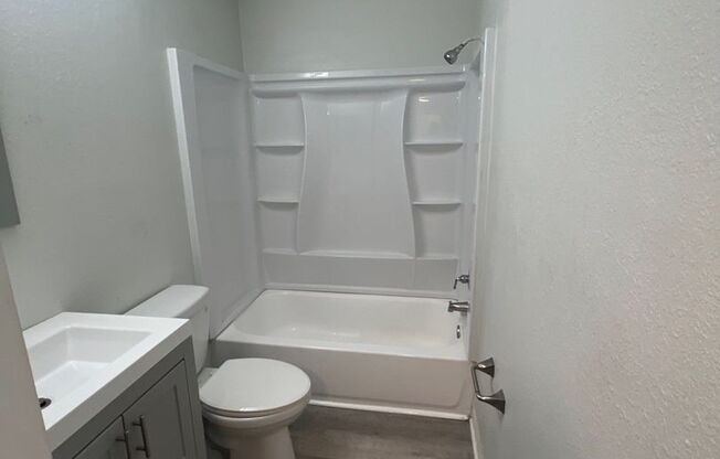 1 bed, 1 bath, 620 sqft, $1,350, Unit 241