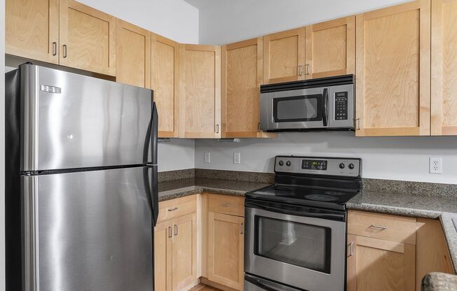 2 beds, 2 baths, $1,595, Unit APT 214