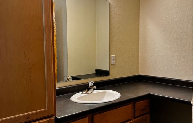 2 beds, 2 baths, 894 sqft, $1,245, Unit 621-308