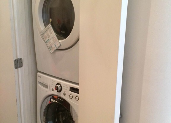 1 bed, 1 bath, 852 sqft, $3,600, Unit 1E