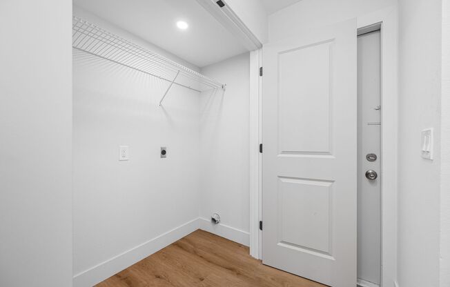 2 beds, 2.5 baths, 1,200 sqft, $1,995, Unit 13