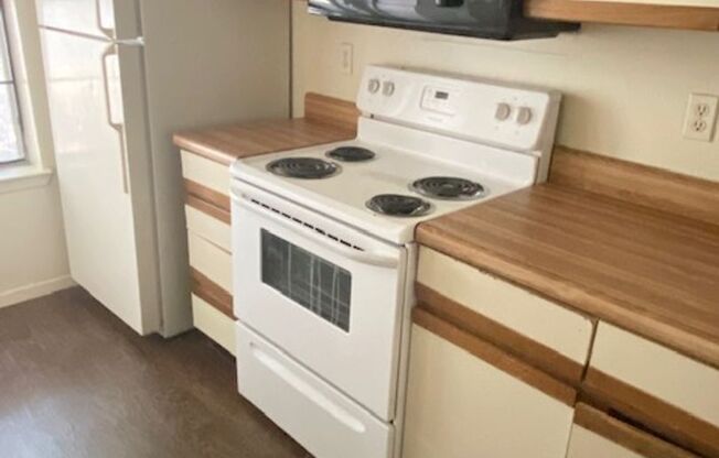 2 BEDROOM CONDO BY UNT
