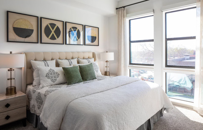 2198 W 18 ST