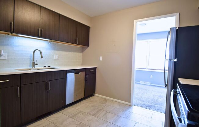 3 beds, 2 baths, $2,495, Unit 3209-2