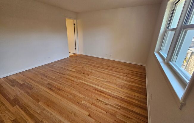 3 beds, 2 baths, 1,600 sqft, $3,195, Unit 402
