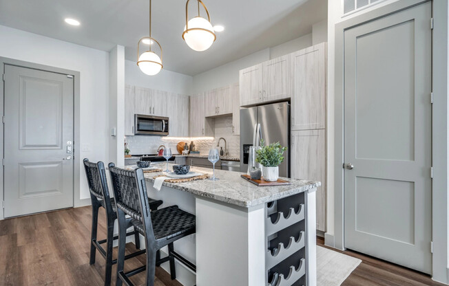 10221 WHISTLE STOP LN