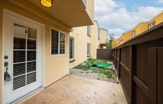 2 beds, 2 baths, $2,700