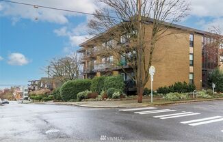 1 bed, 1 bath, $2,095, Unit #403