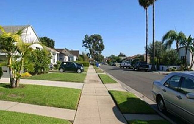 2Bed 1 Bath Super Well Kept and Cozy Home In Mar Vista