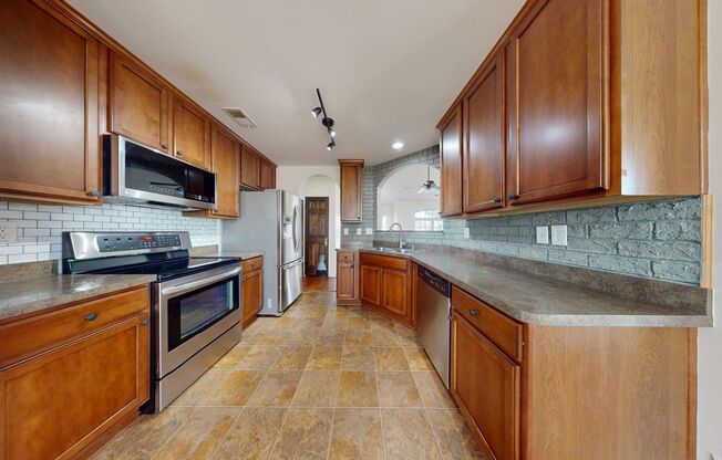 AVAILABLE NOW! Cozy 3 bed, 2 bath home in Wyndham Gates!