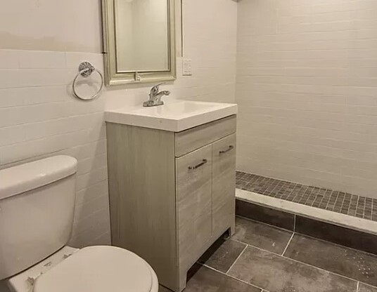 4 beds, 1.5 baths, $5,400, Unit G-2