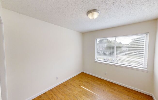 2 beds, 1 bath, 650 sqft, $725, Unit Unit 1