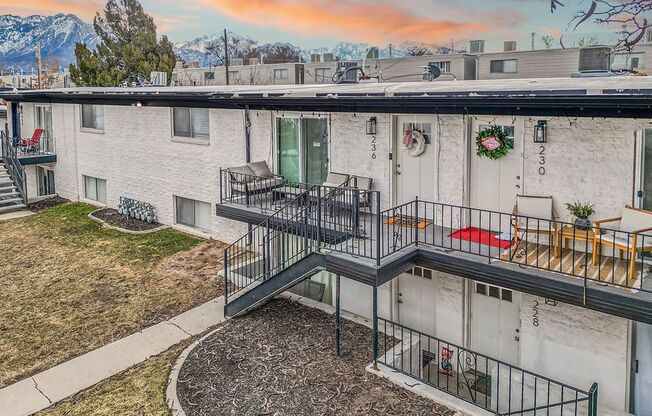 Renovated 2-Bedroom Apartments with In-Home Laundry & Covered Parking