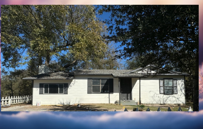 UPDATED and QUAINT 4 Bed, 2 Bath HOME IN CLEBURNE, TX!!!