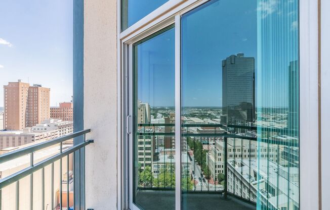 1 bed, 1 bath, $2,695