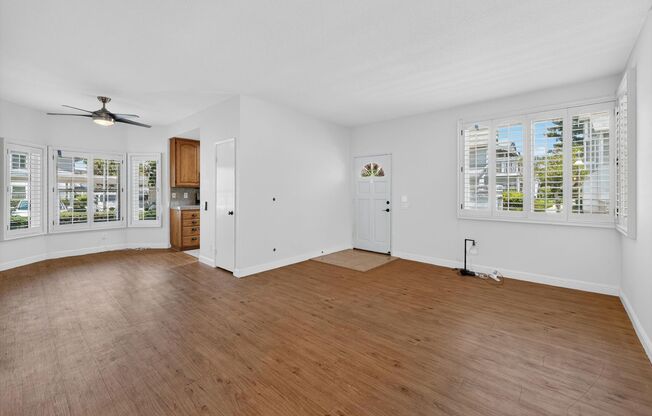 Spacious 2 Bed, 2 Bath Condo in Desirable Northwood
