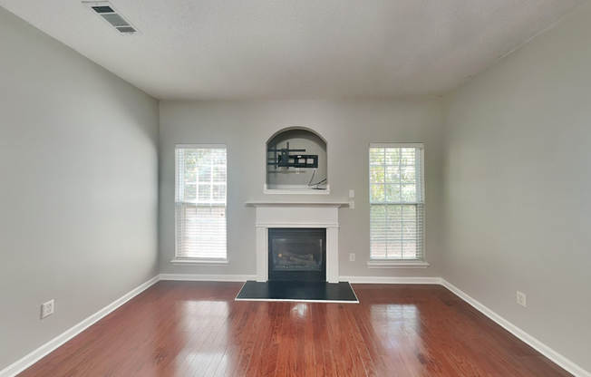 2157 CAPELLA CIR SW