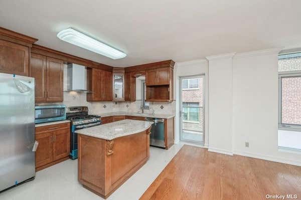 2 beds, 2 baths, $3,500, Unit 6B