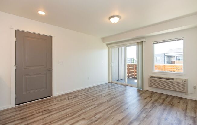 2 beds, 1 bath, 838 sqft, $1,645, Unit 116-104