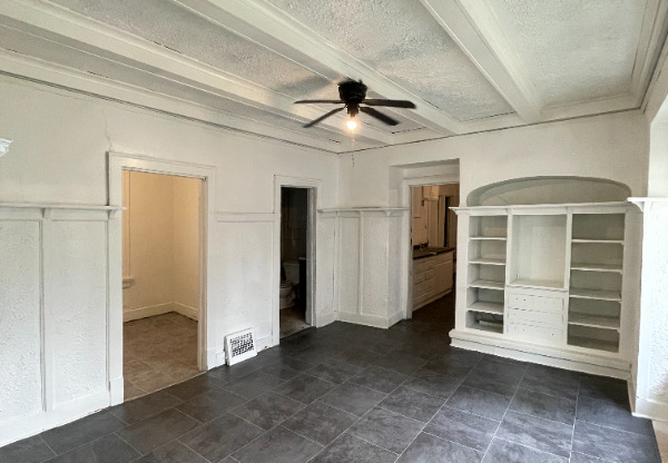 2862 N 21 ST