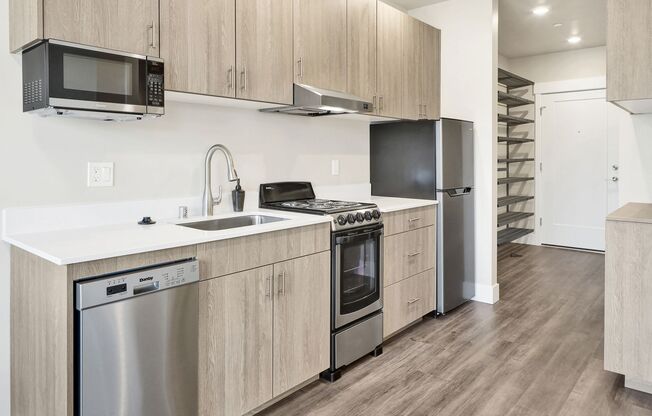 1 bed, 1 bath, $1,590, Unit 801-411