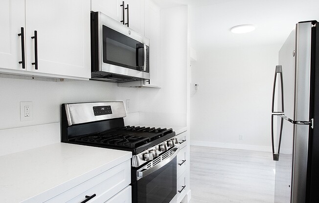 831 GLENDALE BLVD