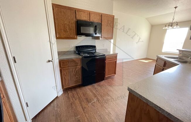 3 beds, 2 baths, 1,267 sqft, $1,250, Unit Unit B