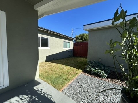 3 beds, 2 baths, 1,800 sqft, $4,600