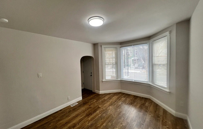 8208 S SOUTHSHORE DR