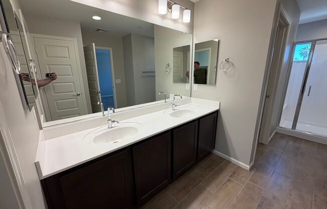 3 beds, 2.5 baths, $2,195, Unit # 22