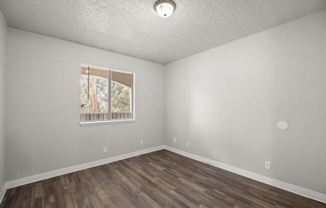 2 beds, 1 bath, 900 sqft, $1,025, Unit 122