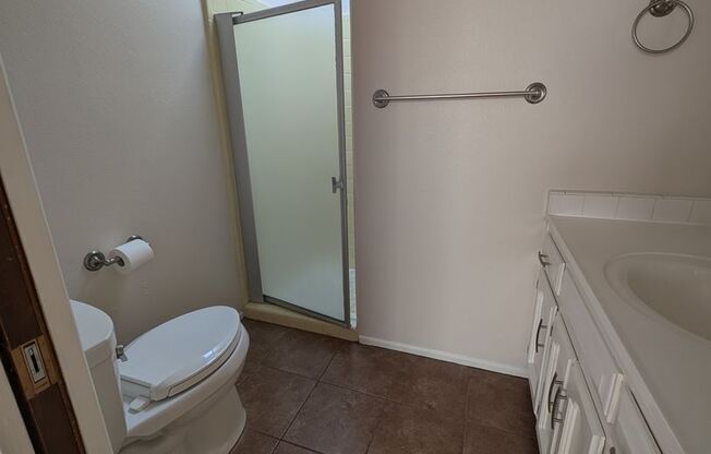 2 beds, 2 baths, $1,400